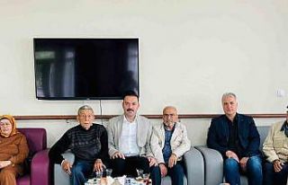 Bayramda huzurevi sakinleri unutulmadı