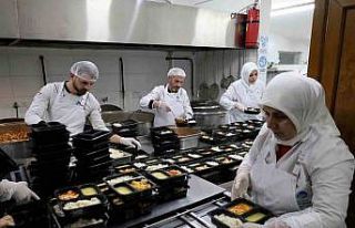 Bayramın bereketini ihtiyaç sahiplerinin sofrasına...