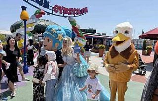 Bayramın ikinci gününde çocuklar eğlence merkezine...