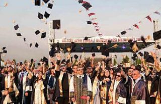 Bilecik Şeyh Edebali Üniversitesi’nde mezuniyet...