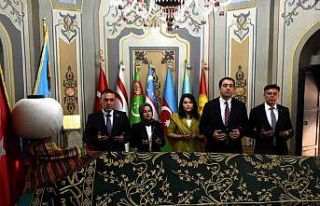 Bilecik Valisi Sözer Ertuğrul Gazi’nde dua ederek...