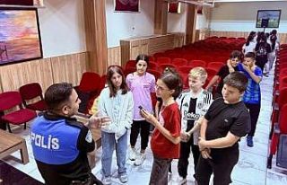 Bilecik’te ortaokul öğrencilerine güvenlik bilgilendirmesi