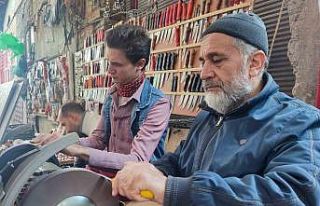 Bilenmeyen bıçak hem kurbana hem de kesene zarar...