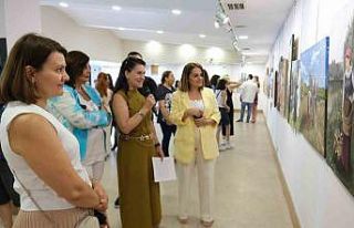 "Bir fırça, bin duygu" sergisi, sanatseverlerle...