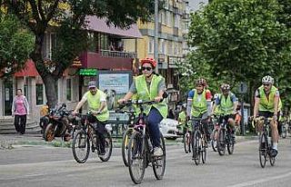 Bisikletliler, farkındalık için pedal çevirdi