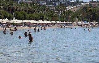 Bodrum sahillerinde ‘bayram’ yoğunluğu