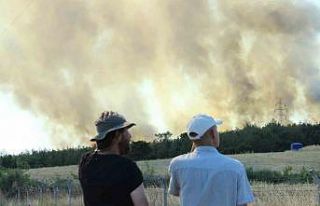 Bornova Yakaköy’de yangın sebebiyle tahliyeler...