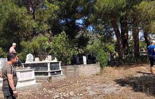 Bozdoğan Belediyesi’nden mezarlıklara bakım