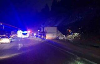 Bozüyük’te çekici devrildi: 1 ölü, 1 yaralı