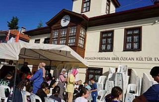 Bu ilçede çocuklar bayram sevincini asırlık çörek...