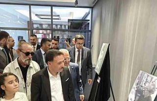 Bu sergide eserlerin kokusu misafirleri karşıladı