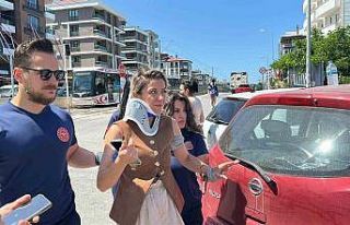 Cadde birleşiminde otomobiller çarpıştı: 1 yaralı