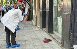 Caddede başından vuruldu, hastanede hayatını kaybetti