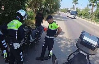 Çalıntı motosikletle kaçmaya çalışan şüpheli...