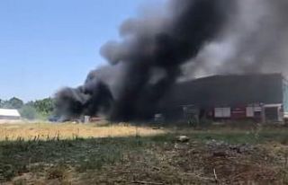 Çanakkale’de plastik fabrikasında yangın