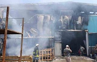 Çanakkale’de plastik fabrikasındaki yangında...