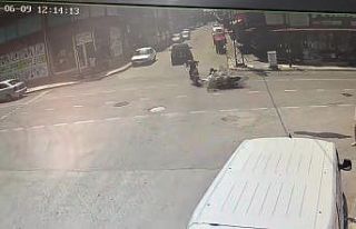 Çarpmayayım derken kaza yaptı: O anlar kamerada