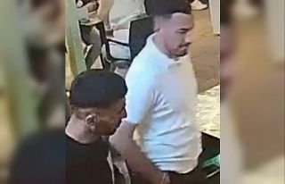 Çeşme’de sandalyeler havada uçuştu