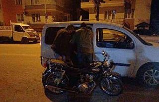 Çorum’da motosiklet çalan çocuklar polisin kovalamacasıyla...