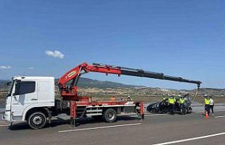 Çorum’da otomobil sulama kanalına devrildi: 1’i...