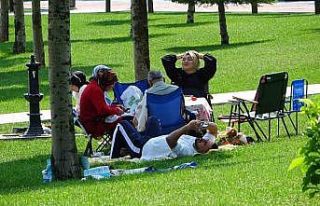 Çorum’da vatandaşlar tatilin keyfini Millet Bahçesi’nde...