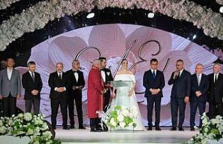 Çorum’daki düğün ünlüler geçidine sahne oldu