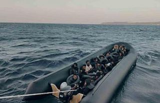 Denizde mahsur kaldılar, göçmenleri Sahil Güvenlik...