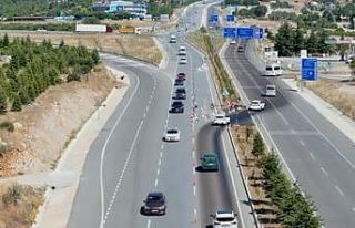 Denizli Antalya Karayolu’nda yeni bir yol çalışması...