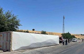 Devrilen tırda yangın çıktı