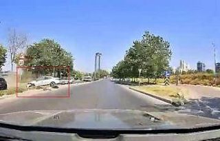 Direksiyon hakimiyetini kaybeden sürücü refüje...