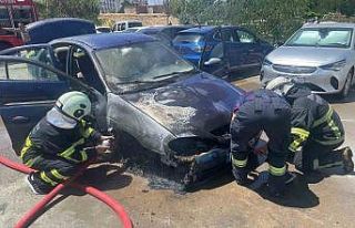 Diyarbakır’da hastane otoparkında otomobil yangını