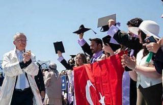 EBYÜ’de mezuniyet coşkusu yaşandı