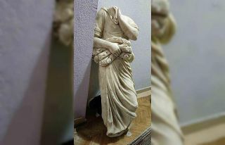 Edirne’de başsız heykel operasyonu: 3 şüpheli...