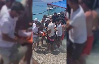 Eğitim alan kadın pilot denize düştü