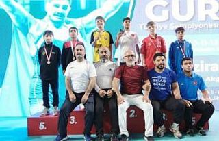 Elazığ Belediyesporlu güreşçi Türkiye 2.’si