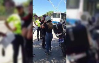 Elazığ’da sınava geç kalan öğrencilerin yardımına...