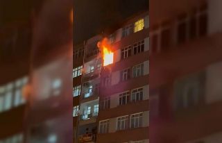 Elazığ’daki apartman yangını paniğe neden oldu