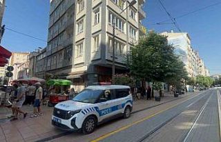 Emekli doktor evinde ölü bulundu