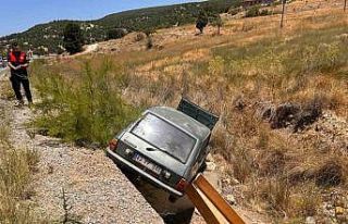 Emet-Hisarcık karayolunda kontrolden çıkan araç...