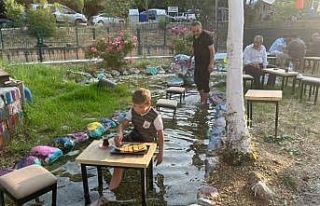 Emet ilçesi Dereli Kaplıcaları bölgede az rastlanır...