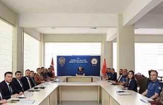 Emniyet Müdürü Baybaba, birim amirleriyle toplantı...