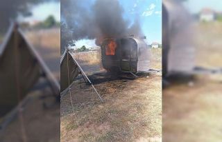 Enez’de park halindeki karavanda yangın çıktı