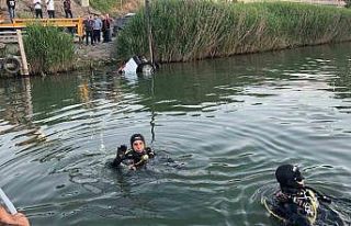 Ereğli’de el freni çekilmeyen araç nehre uçtu