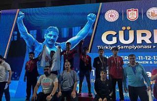 Eskişehirli güreşçiler Sivas’ta şampiyonada...