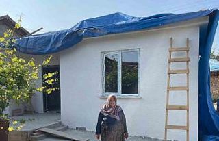 Evi kül olan 72 yaşındaki kadının yüzü İHA’nın...