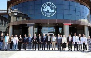 EVYAP heyeti, ilaç hammadde üretim tesisi için...