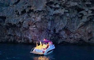 Falezlere doğru sürüklenen tekne son anda kurtarıldı