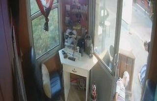 Fenalaşan arkadaşına müdahale etti, ikisi de kalp...