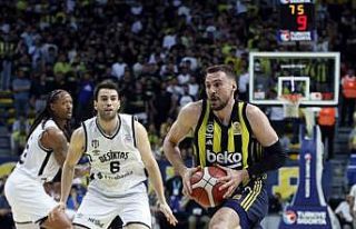 Fenerbahçe, final serisinde 1-0 öne geçti