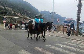 Fethiye’de atlı jandarma timi göreve başladı